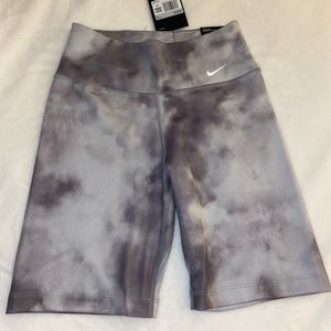 Nike mid rise dri fit shorts